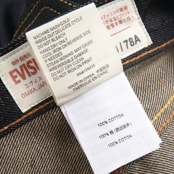 Evisu Men's Dark Blue Jeans with Gold Accents - Picture 13 of 14